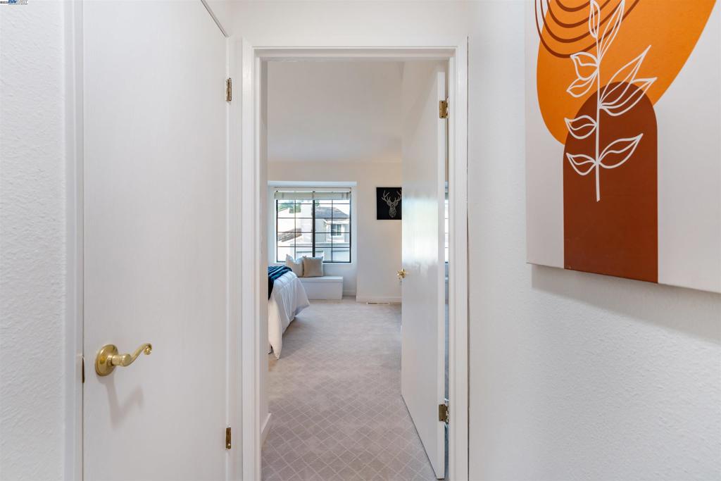 OAK TREE VILLAS - Residential