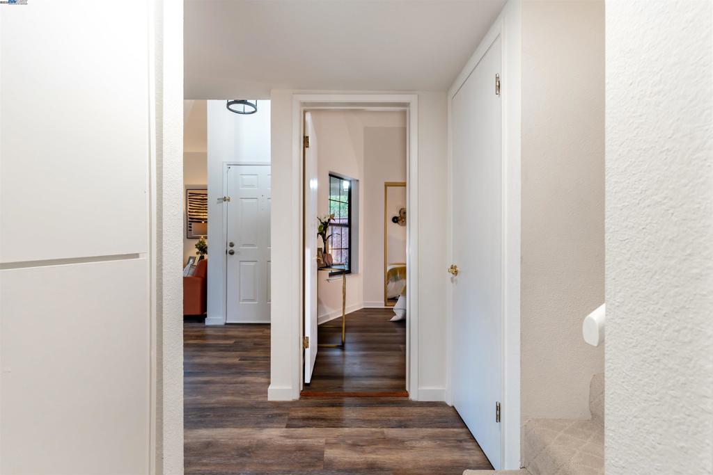 OAK TREE VILLAS - Residential