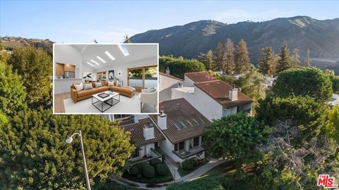 Photo of 1648 Palisades Drive, Pacific Palisades, CA 90272 (MLS # 25607851)