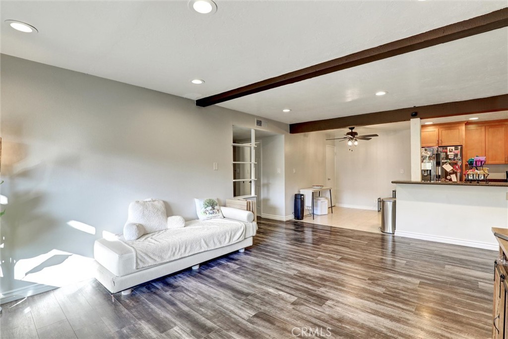 3723 Country Club Drive 9