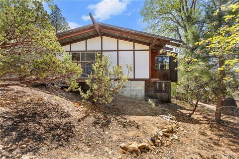 Photo of 53350 Circle View Drive, Idyllwild, CA 92549 (MLS # IV26086282)