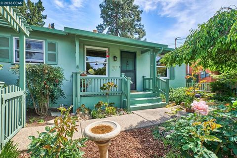 Photo of 2837 Bonifacio St, Concord, CA 94519 (MLS # 41127110)