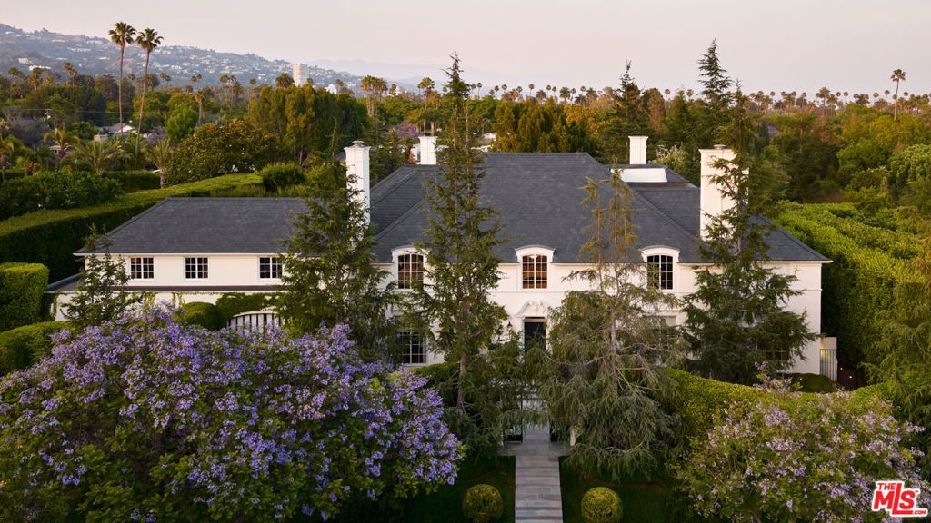 Photo of 826 Greenway Drive, Beverly Hills, CA 90210 (MLS # 26655429)