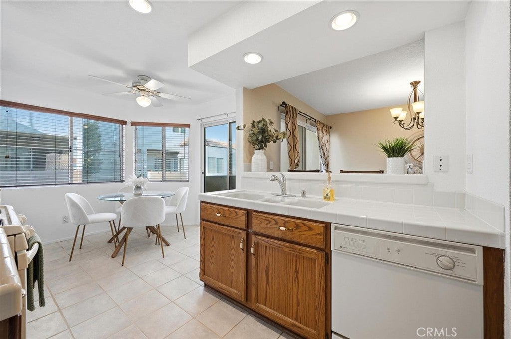5455 Sylmar 1402