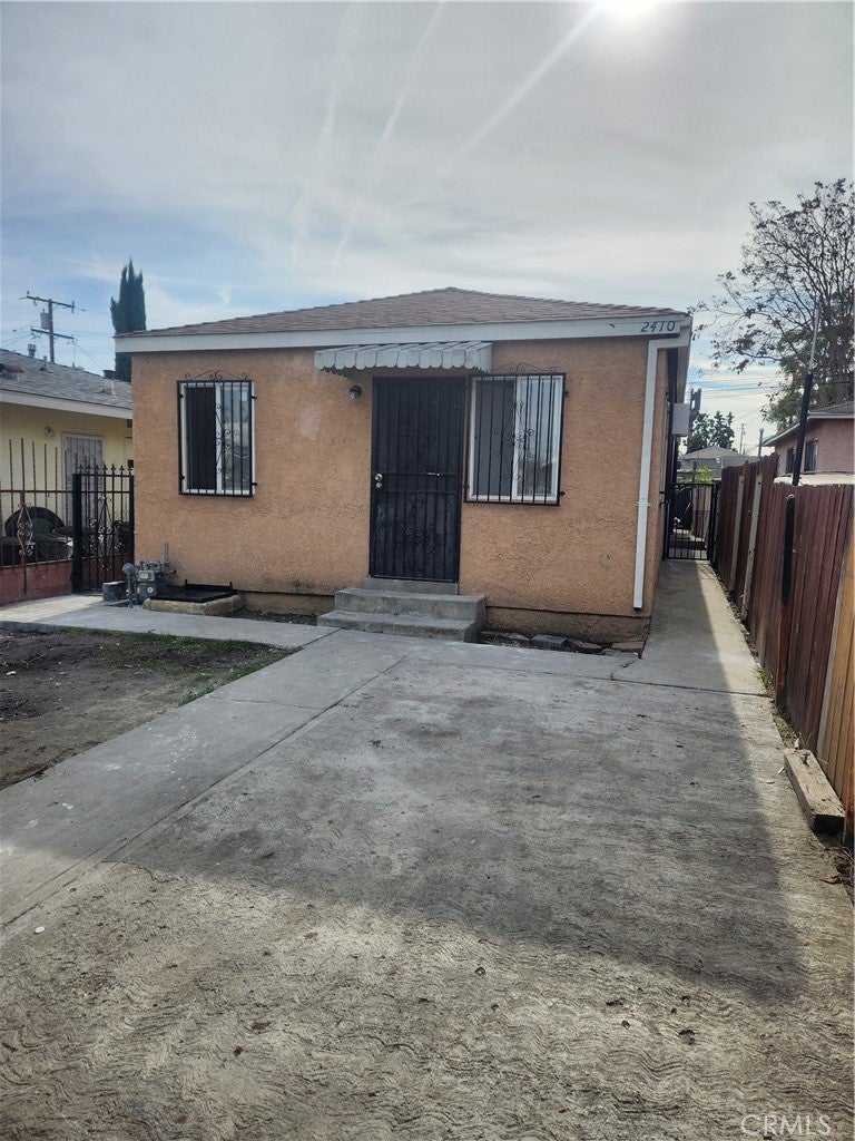 2410 E 115th