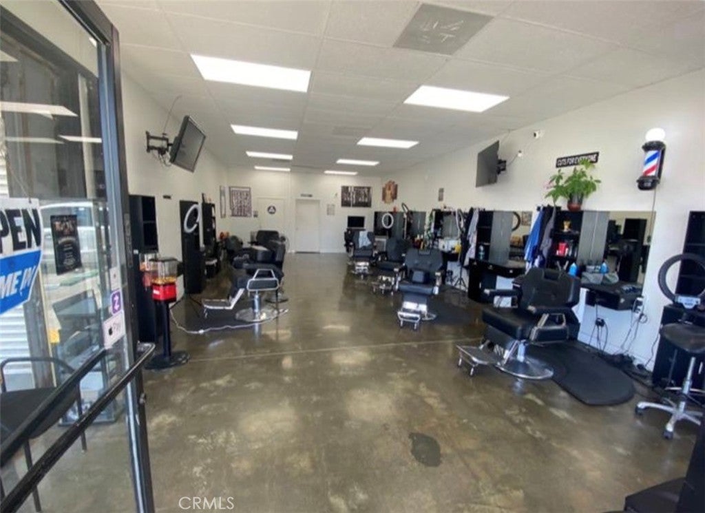 810 W Rosecrans Avenue 15