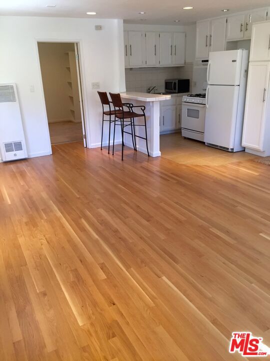 1221 N Formosa Avenue