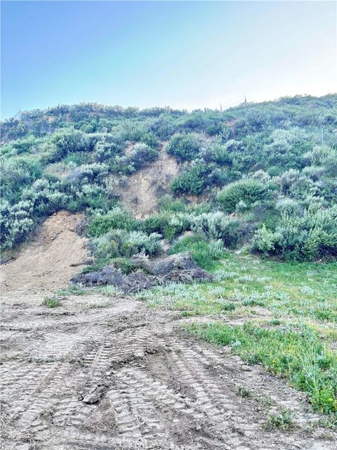 Photo of 0 Verdale, Val Verde, CA 91384 (MLS # SR26066909)