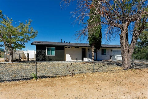 Photo of 14912 Condor Rd, Victorville, CA 92394 (MLS # HD26195623)