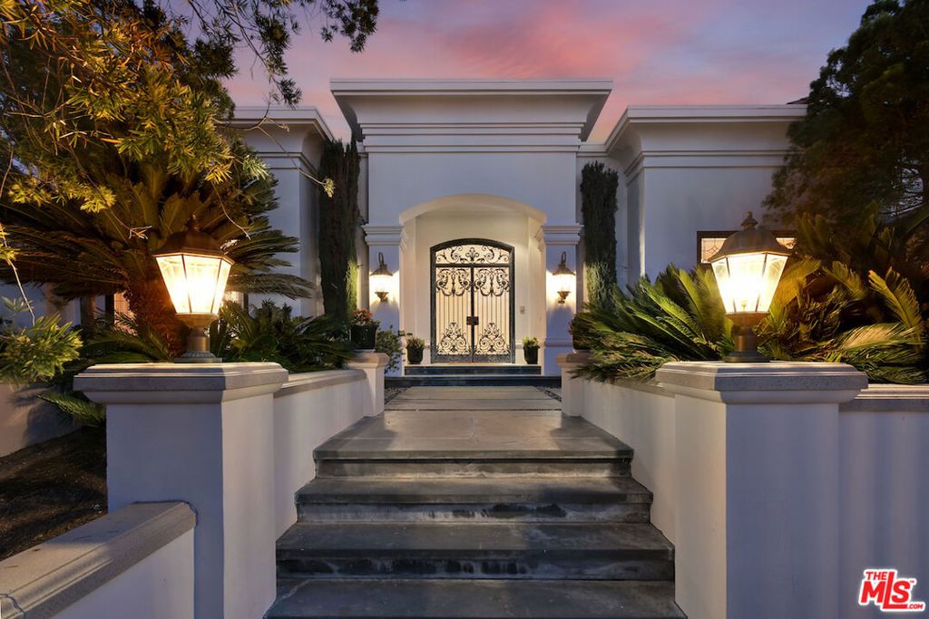 Photo of 3848 Alonzo Avenue, Encino, CA 91316 (MLS # 26665243)