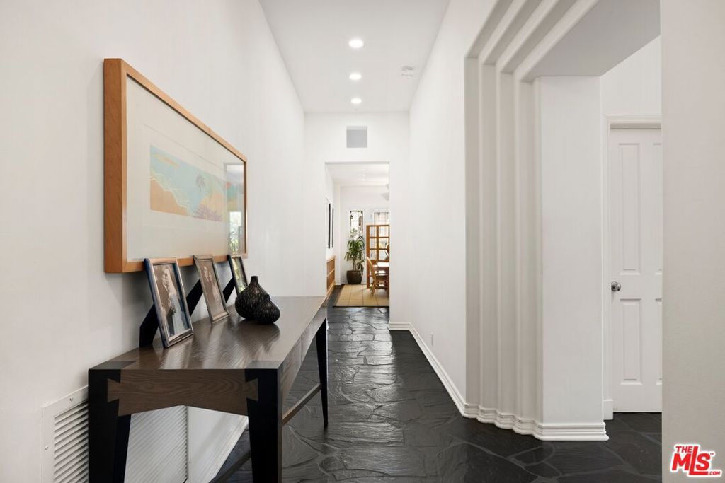 Photo of 603 Ocean Avenue #1East, Santa Monica, CA 90402 (MLS # 25589593)