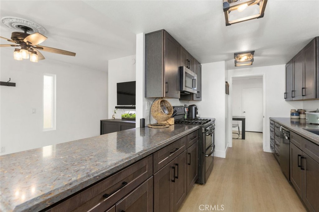 222 17th Street, Huntington Beach CA 92648 - Photo 17