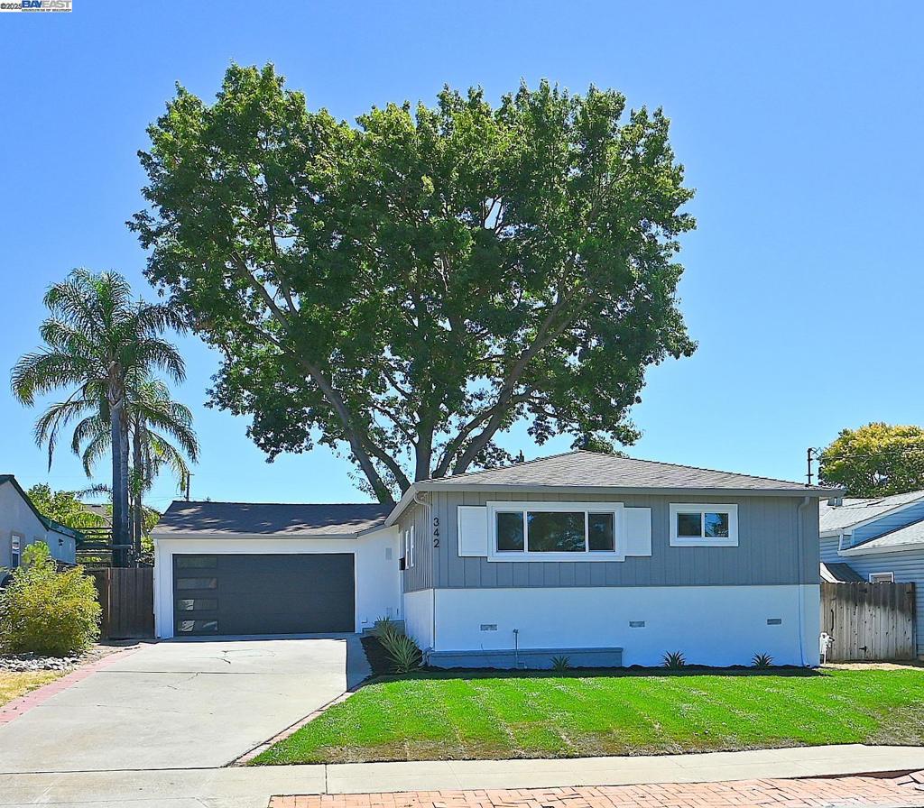 342 Clarke Ave