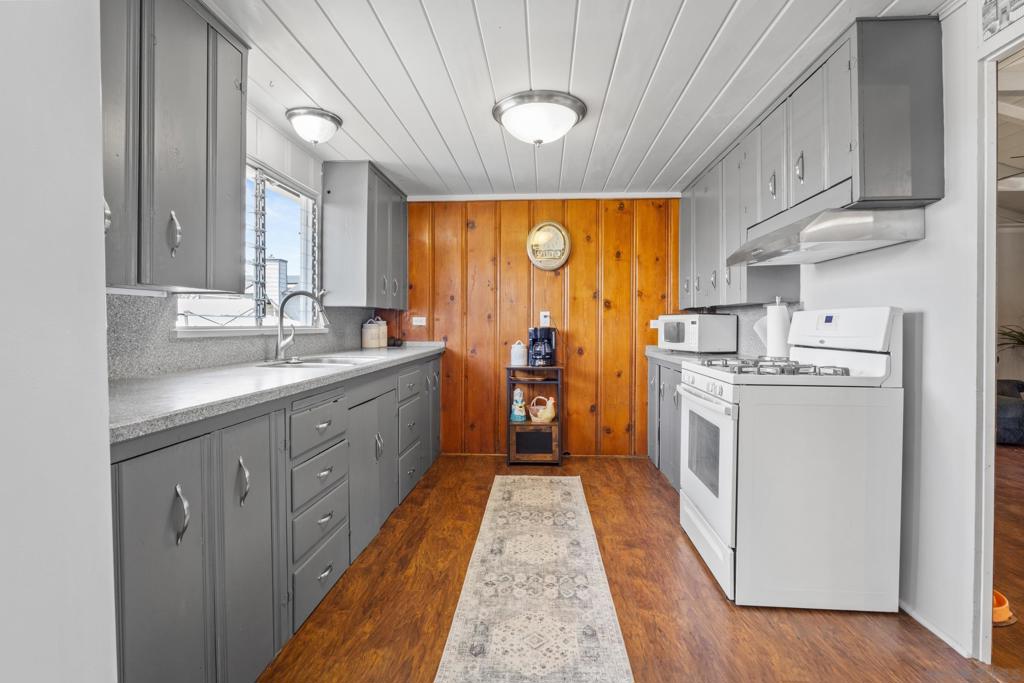 304 Palm Dr
