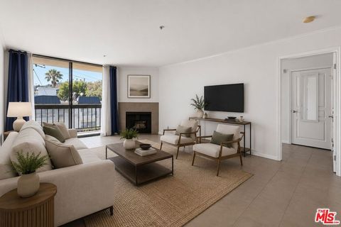 Photo of 7320 Hawthorn Avenue #203, Los Angeles, CA 90046 (MLS # 26840269)