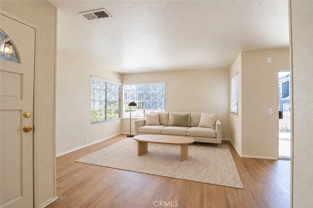 2233 S Fern AVE, Ontario CA 91762