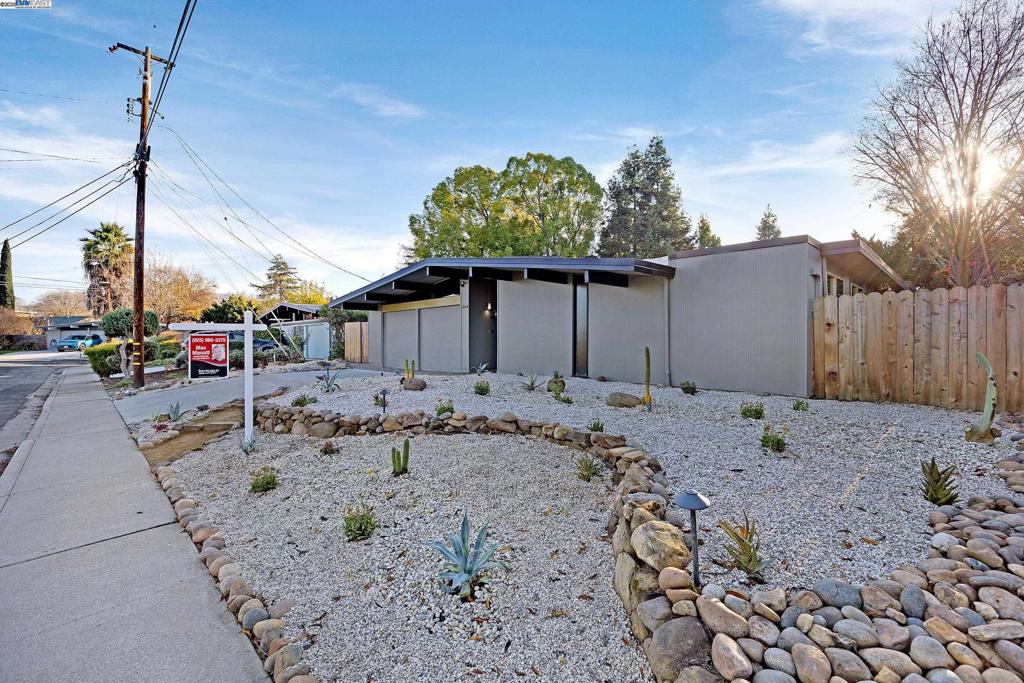 CRESTWOOD - Residential