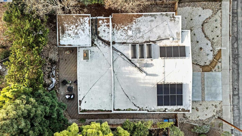 CRESTWOOD - Residential