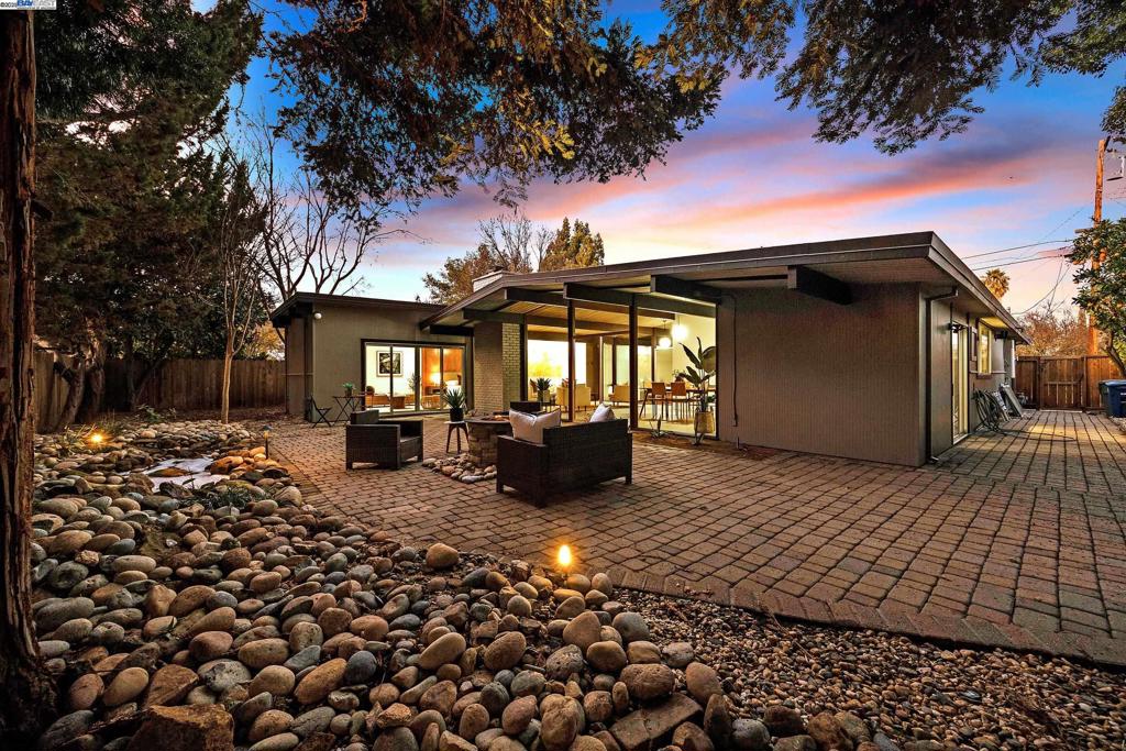 CRESTWOOD - Residential