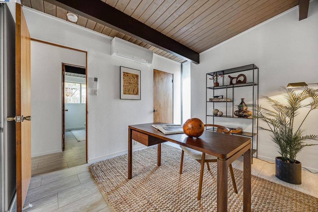 CRESTWOOD - Residential