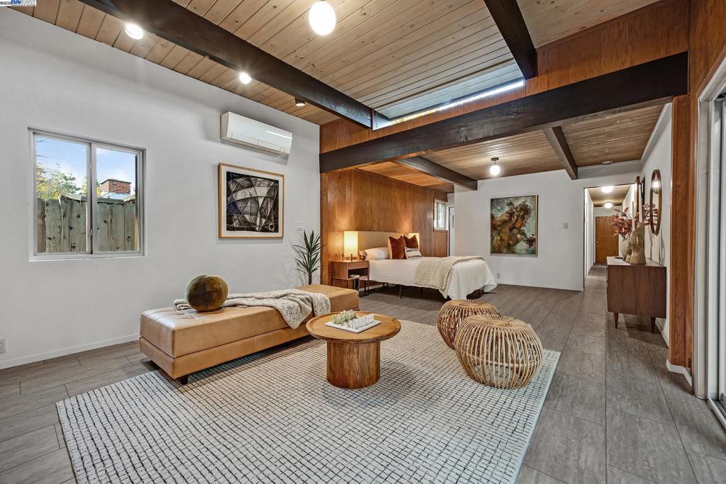 CRESTWOOD - Residential