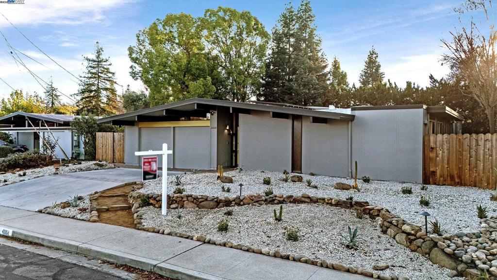 CRESTWOOD - Residential