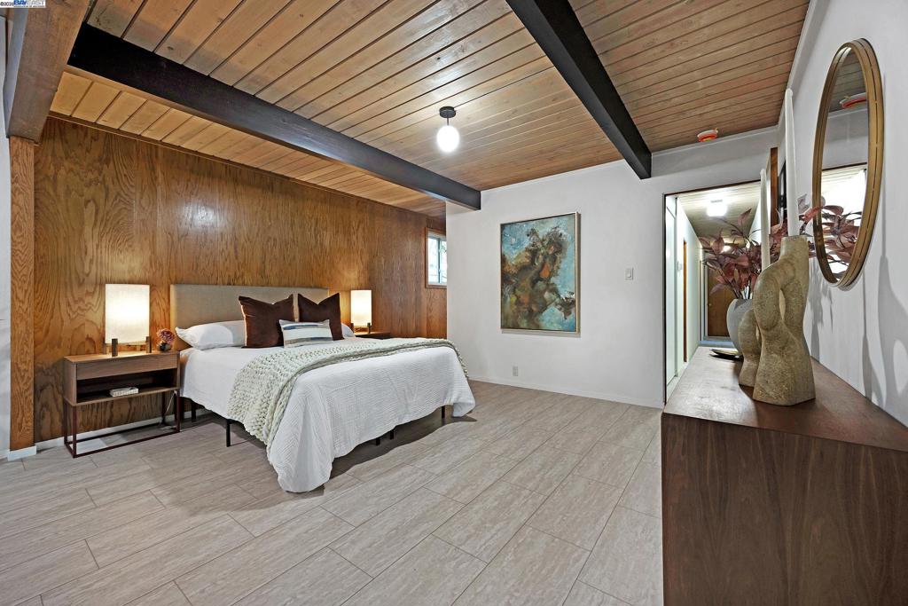 CRESTWOOD - Residential