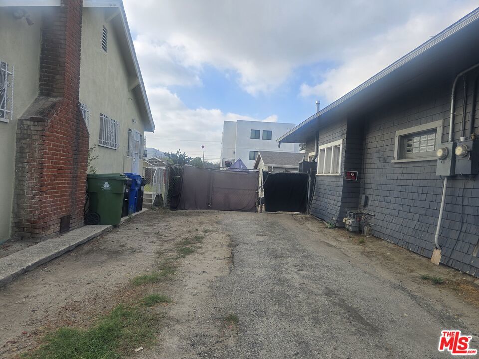 1448 W 36th Street