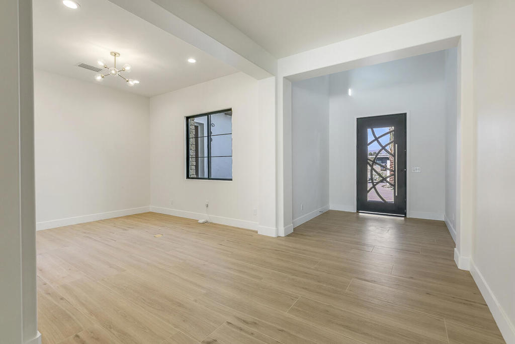 49115 Ridgeback Court