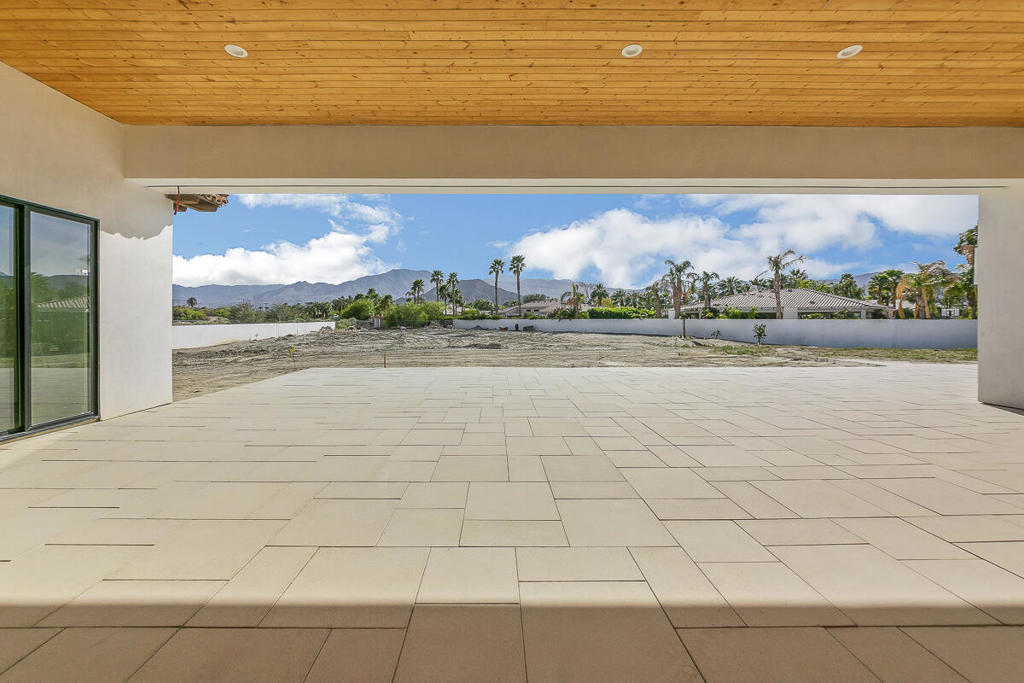 49115 Ridgeback Court