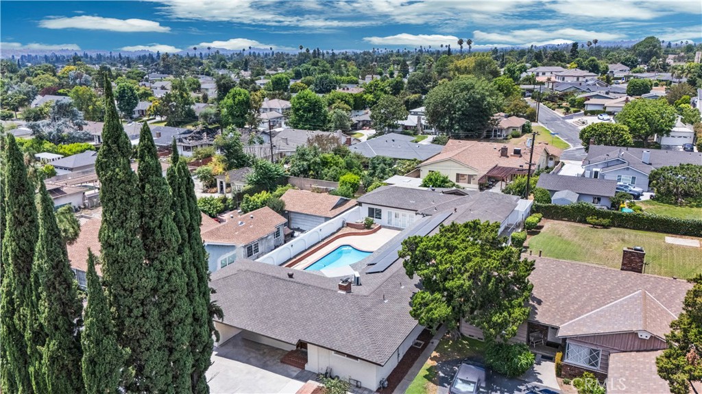 Properties 3 6909 N Vista Street