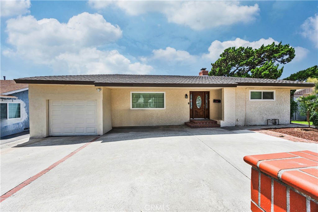 Properties 1 6909 N Vista Street