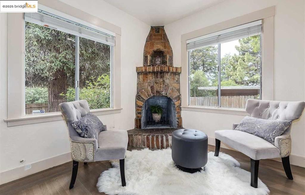 UPPERMIONT - Residential Lease