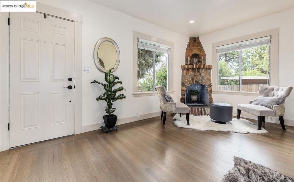 UPPERMIONT - Residential Lease