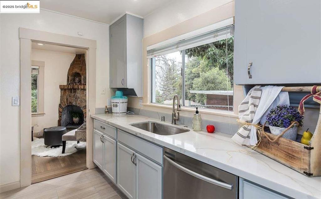 UPPERMIONT - Residential Lease