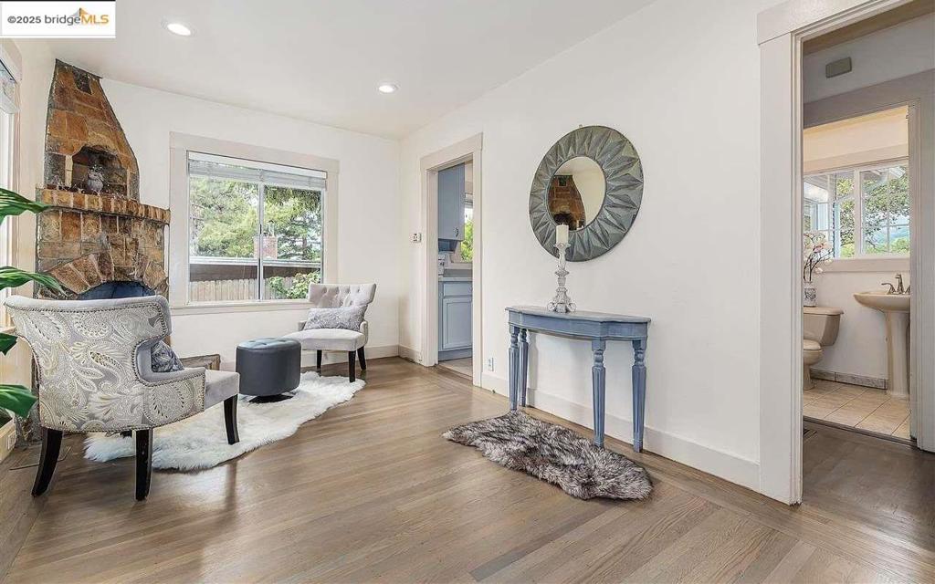 UPPERMIONT - Residential Lease