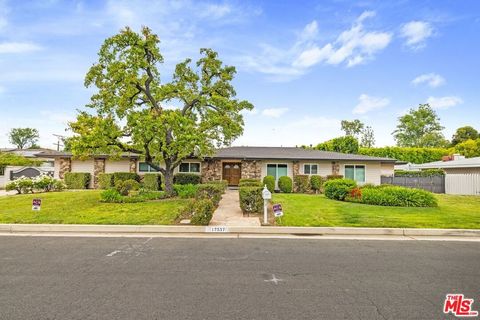 Photo of 17537 Margate Street, Encino, CA 91316 (MLS # 26830209)