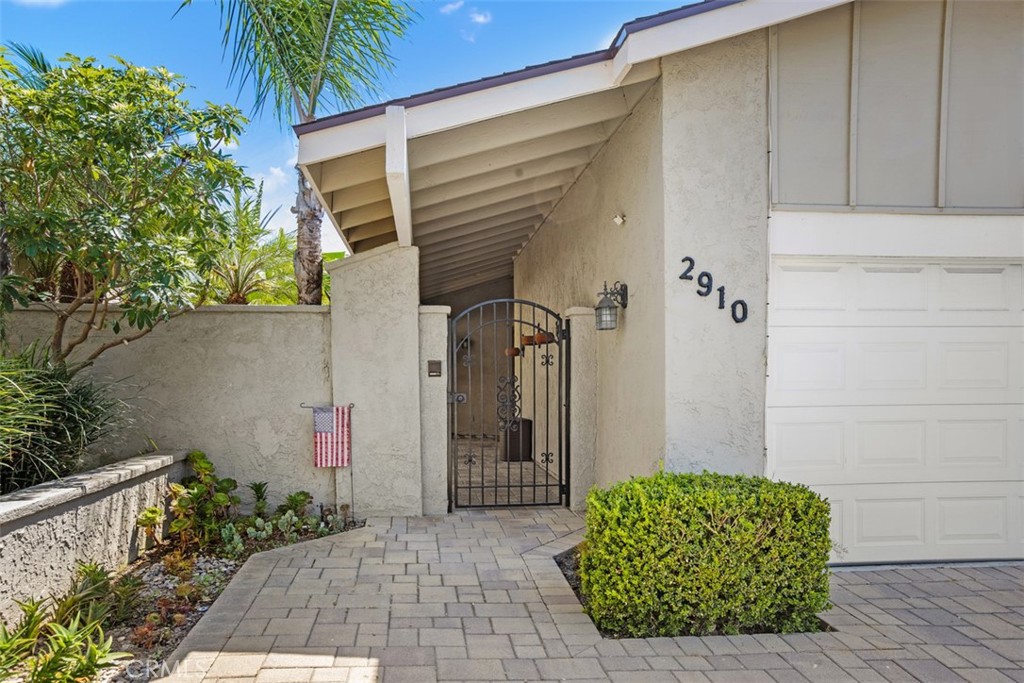 2910 Pinewood Court