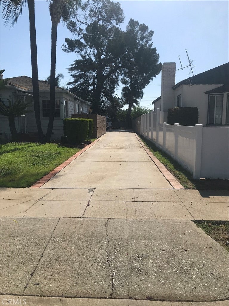 1028 Walnut 1/2 ST