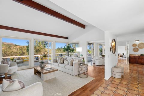 Photo of 10392 Mira Vista Dr, North Tustin, CA 92705 (MLS # PW26080680)