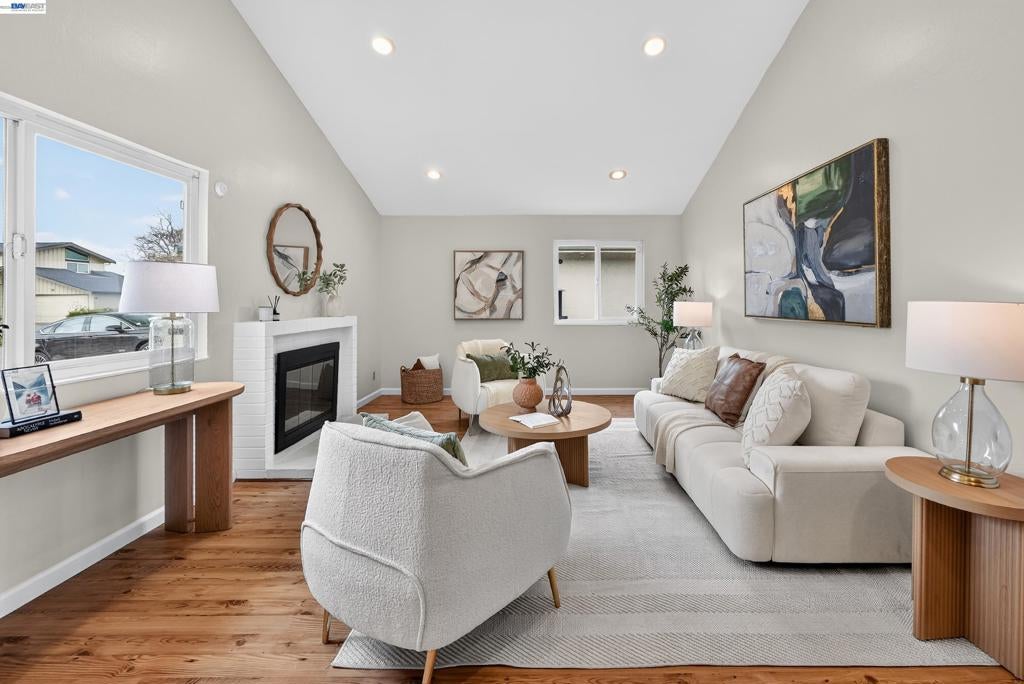 32536 Lake Barlee Ln