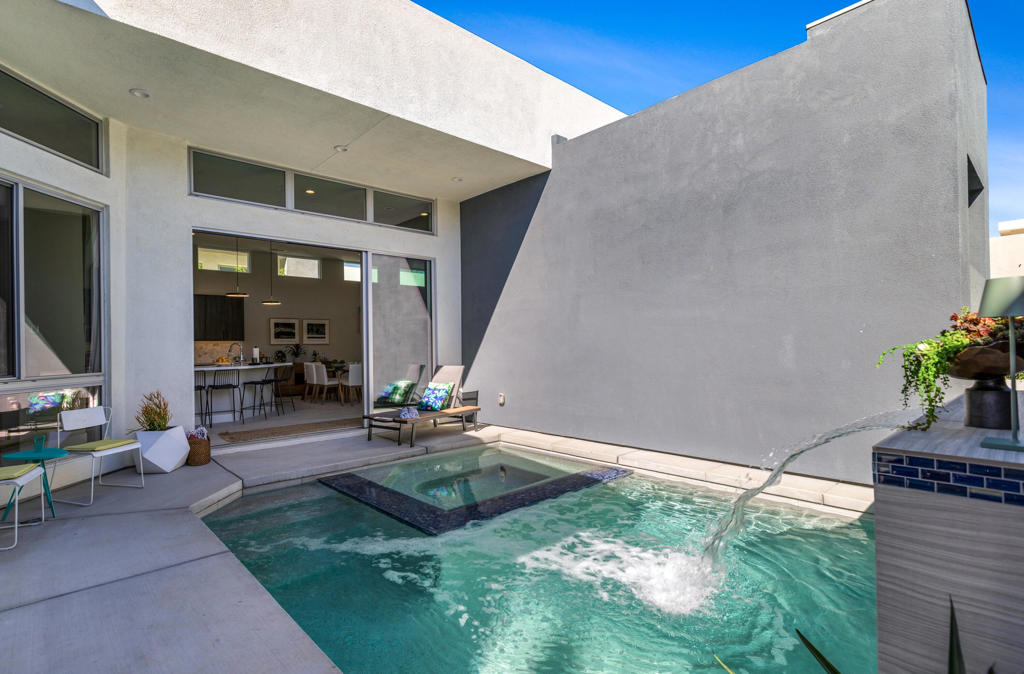 Escena - Residential