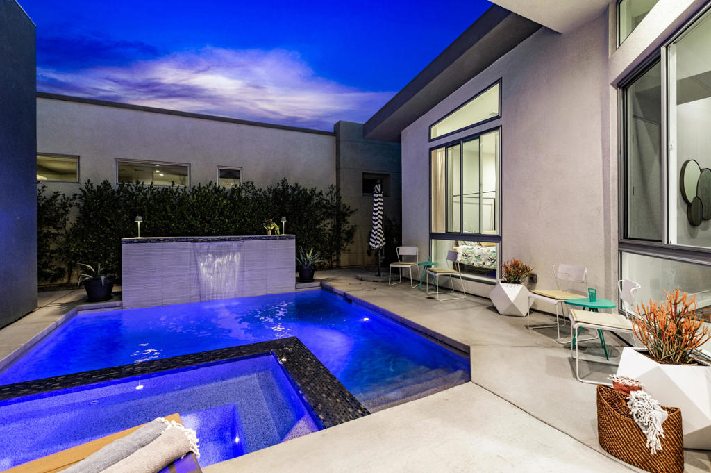 Escena - Residential