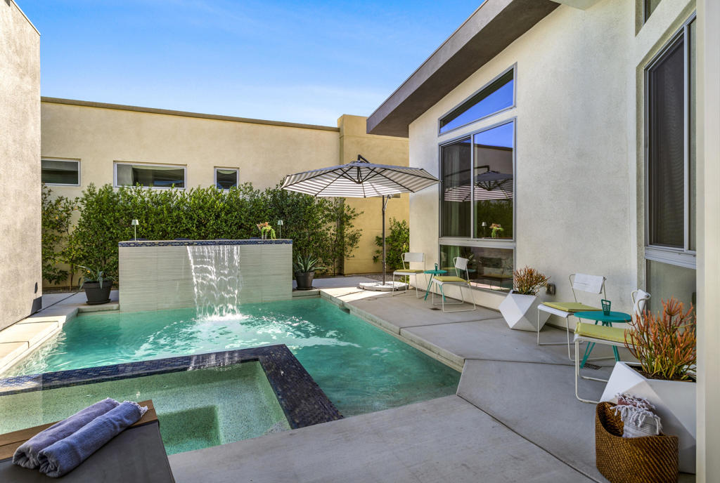 Escena - Residential