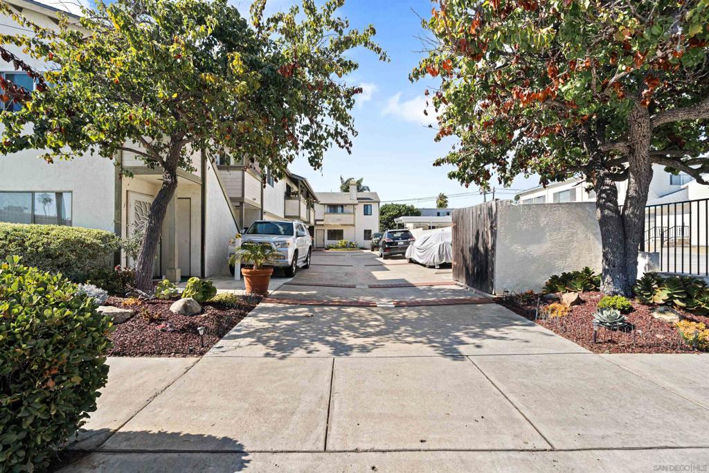 1654 Oliver Ave 6