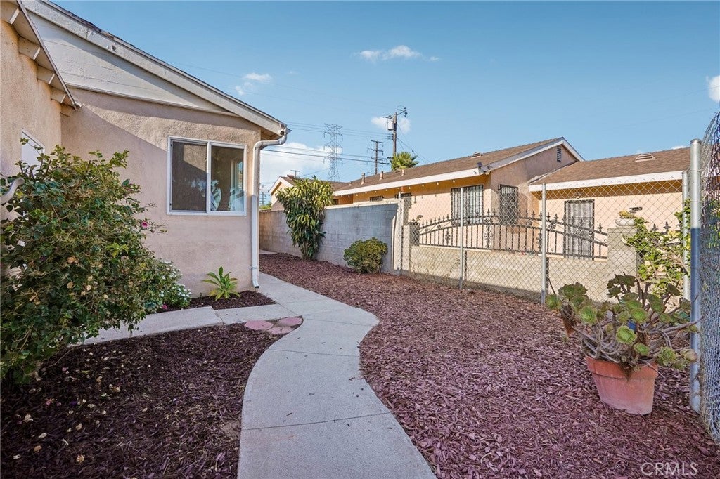 873 E Deloras Drive