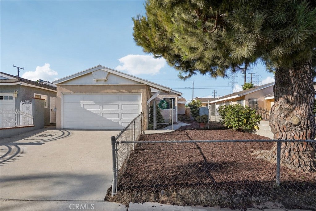873 E Deloras Drive