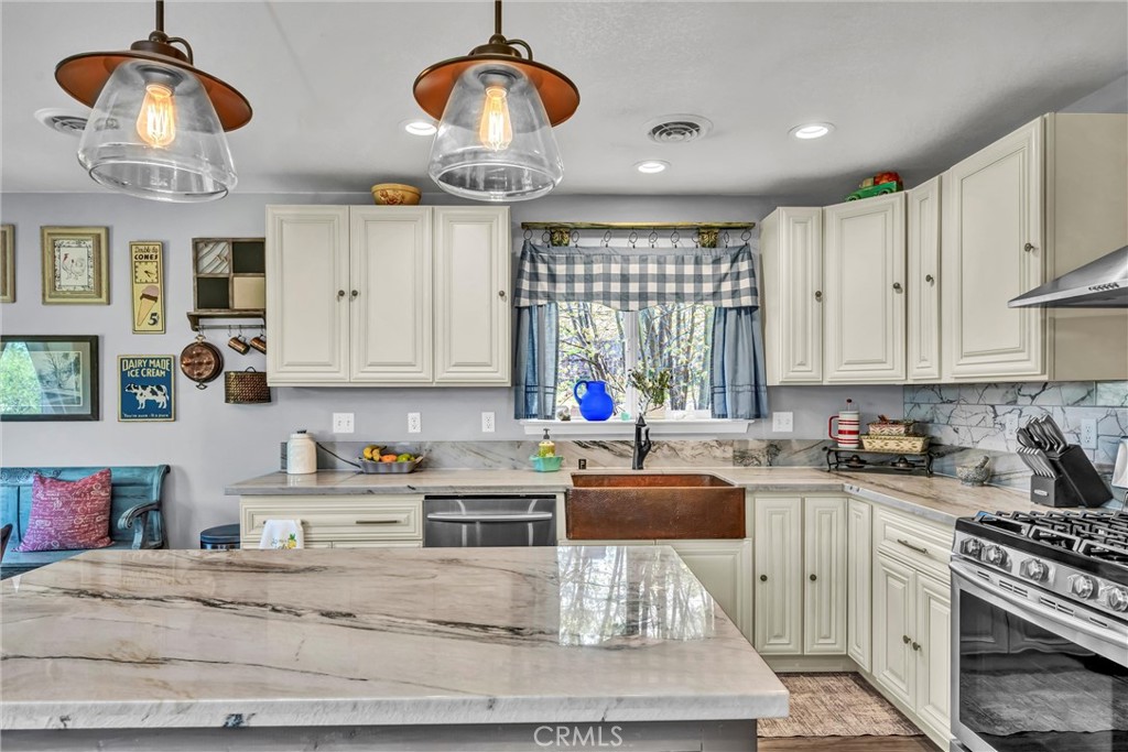 15314 Summit Boulevard