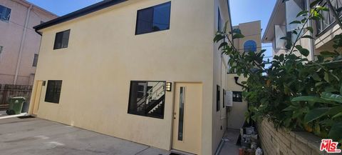 Photo of 1427 S Shenandoah Street #1425, Los Angeles, CA 90035 (MLS # 26834139)