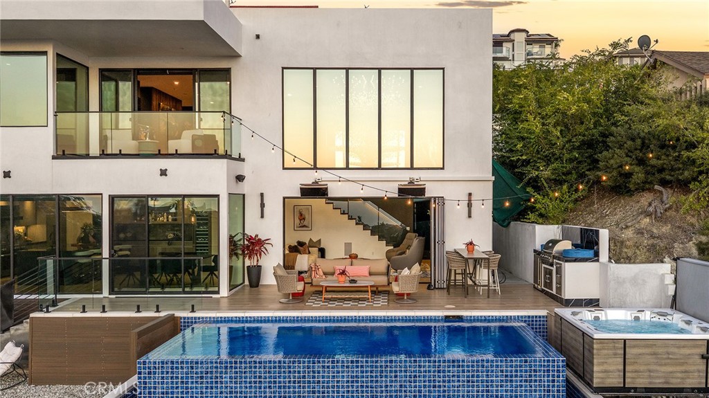 606 E Avenida San Juan